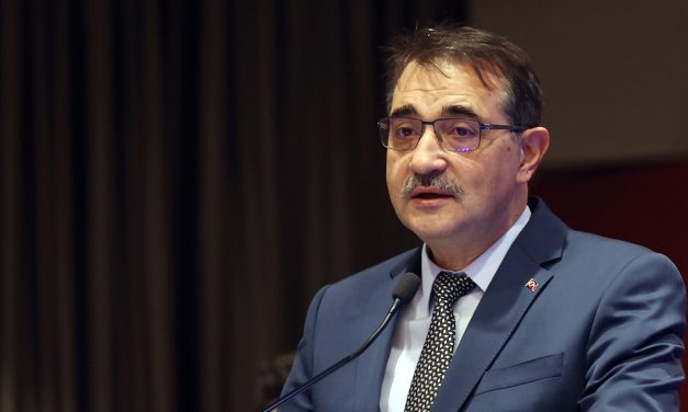 Son Dakika… Bakan Dönmez açıkladı: Elektrik ve doğal gaz fiyatlarına yeni indirim yolda