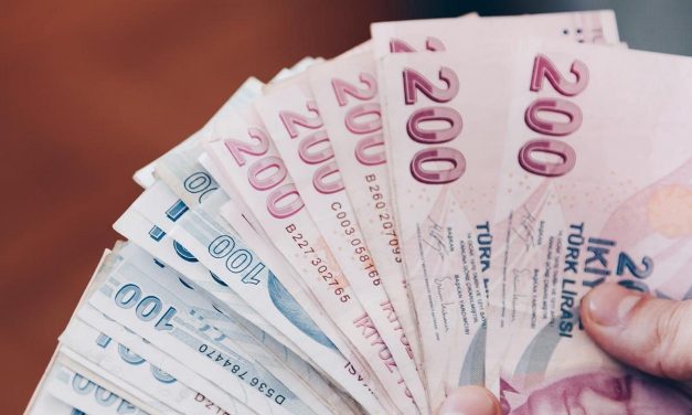 “Bankalardan kendi dövizimizi çekemiyoruz”