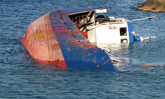 Çin balıkçı gemisi Hint Okyanusu’nda alabora oldu