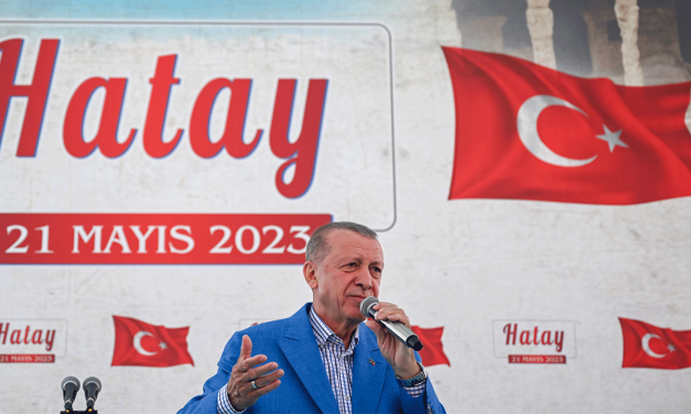 Cumhurbaşkanı Erdoğan Hatay’da depremzedelerle buluştu