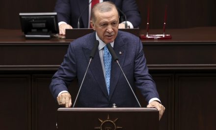Cumhurbaşkanı Erdoğan: Yeni sloganı vereyim: bay bay Kemal