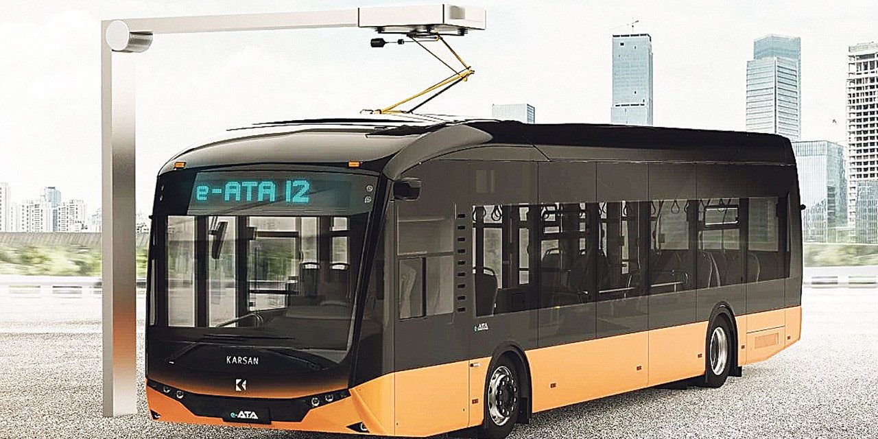 Doğuştan elektrikli otobüs e-ATA Romanya yolcusu