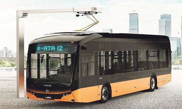 Doğuştan elektrikli otobüs e-ATA Romanya yolcusu