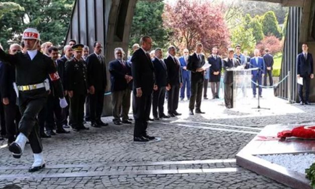 Erdoğan’dan Menderes’in kabrine ziyaret