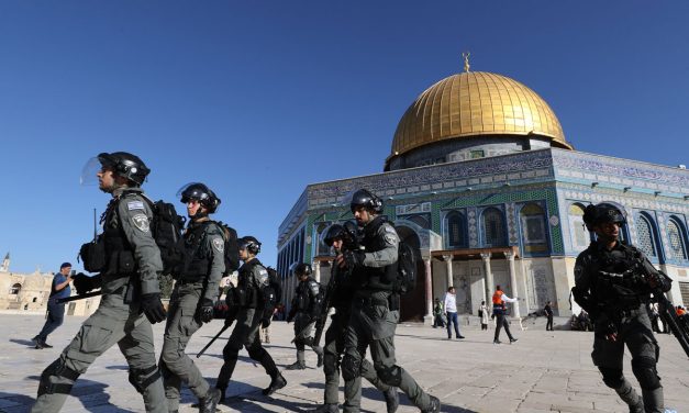 Fanatik Museviler’den Mescid-i Aksa’ya baskın