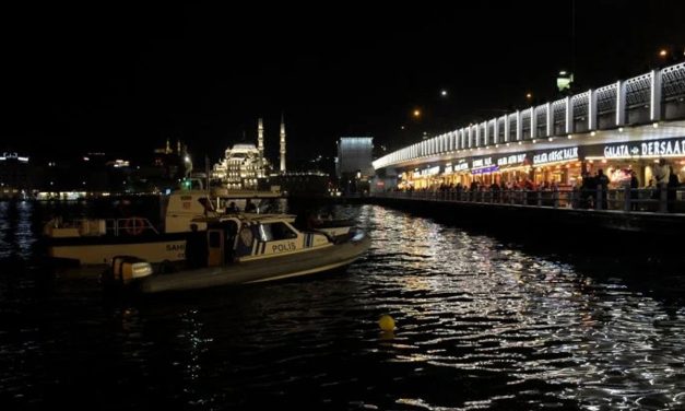 Polis uygulaması sırasında denize atlayan hayatını yitirdi