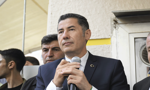 Sinan Oğan Bahçelievler’de vatandaşlarla bir ortaya geldi