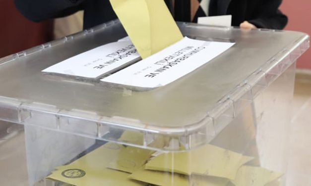 Trabzon’da 101 yaşındaki bayan oy kullandı