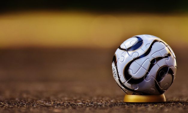 Üç büyüklerin finans liginde önder kim?