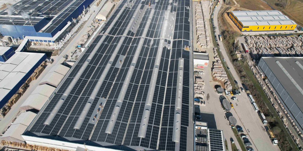 VitrA’dan yenilenebilir güç yatırımı: Fabrika çatısına GES kurdular