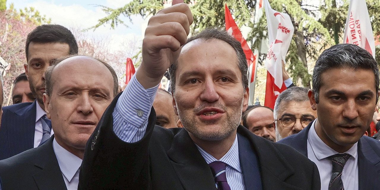 Yine Refah Partisi Genel Lideri Erbakan, Kocaeli mitinginde konuştu