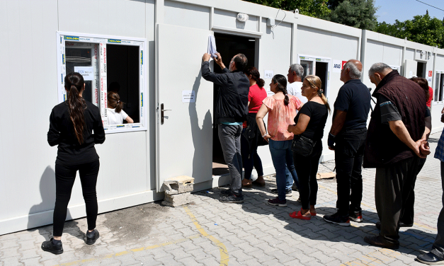 Zelzele bölgesinde oy kullanma süreçleri başladı