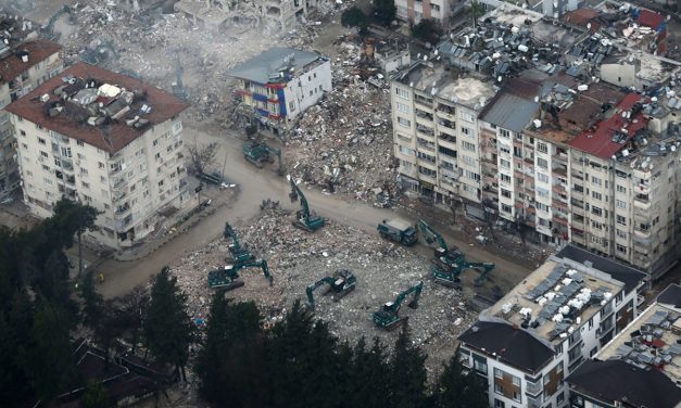 Zelzele bölgesindeki elektrik ve doğalgaz borçları siliniyor