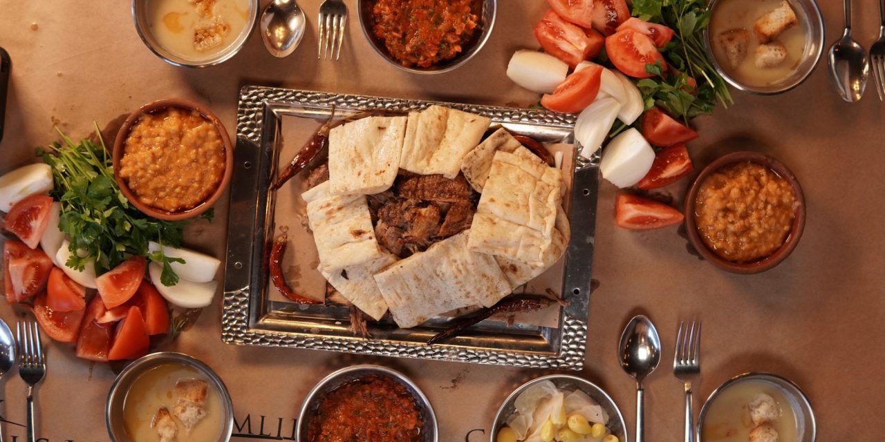 Denizli’nin Kalbinden Gelen Lezzet: Camlik Denizli Kebapcisi